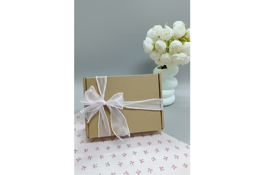 Ảnh: hộp nắp gài gói quà 